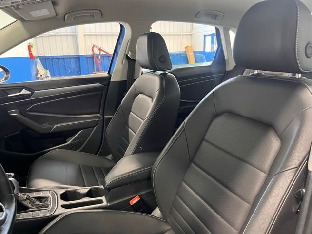 Used 2024 Volkswagen Jetta SE image 23