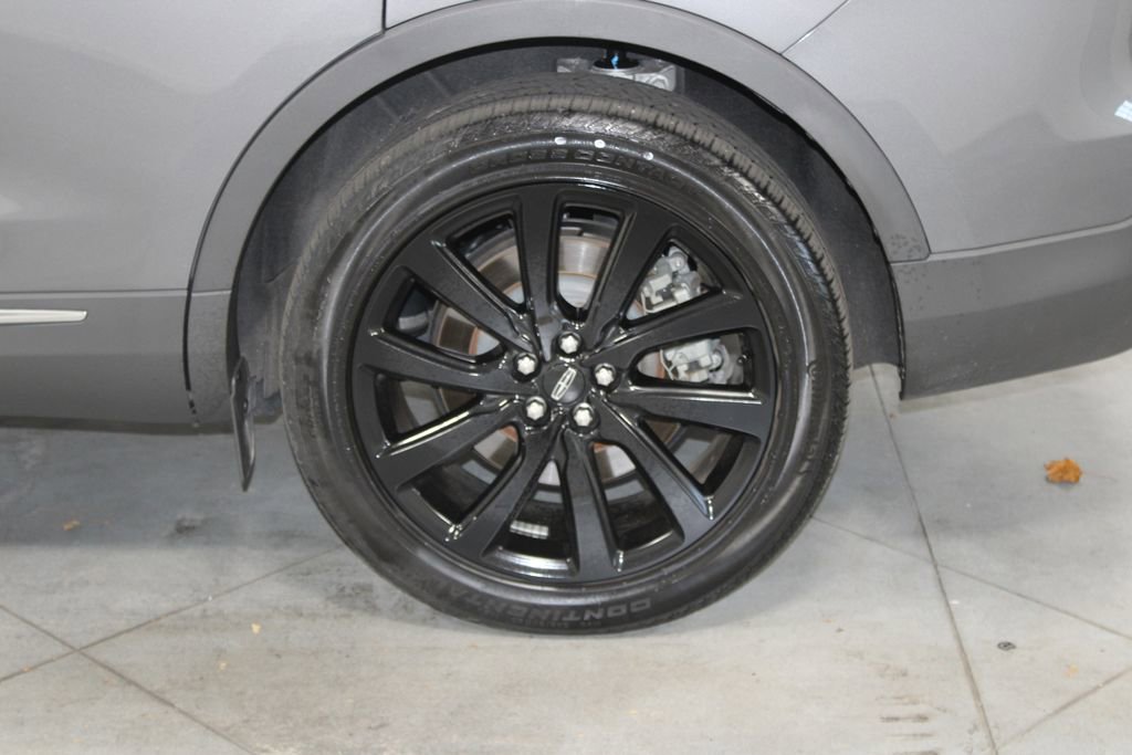 Used 2022 Lincoln Nautilus Reserve w/ Monochromatic Package image 15