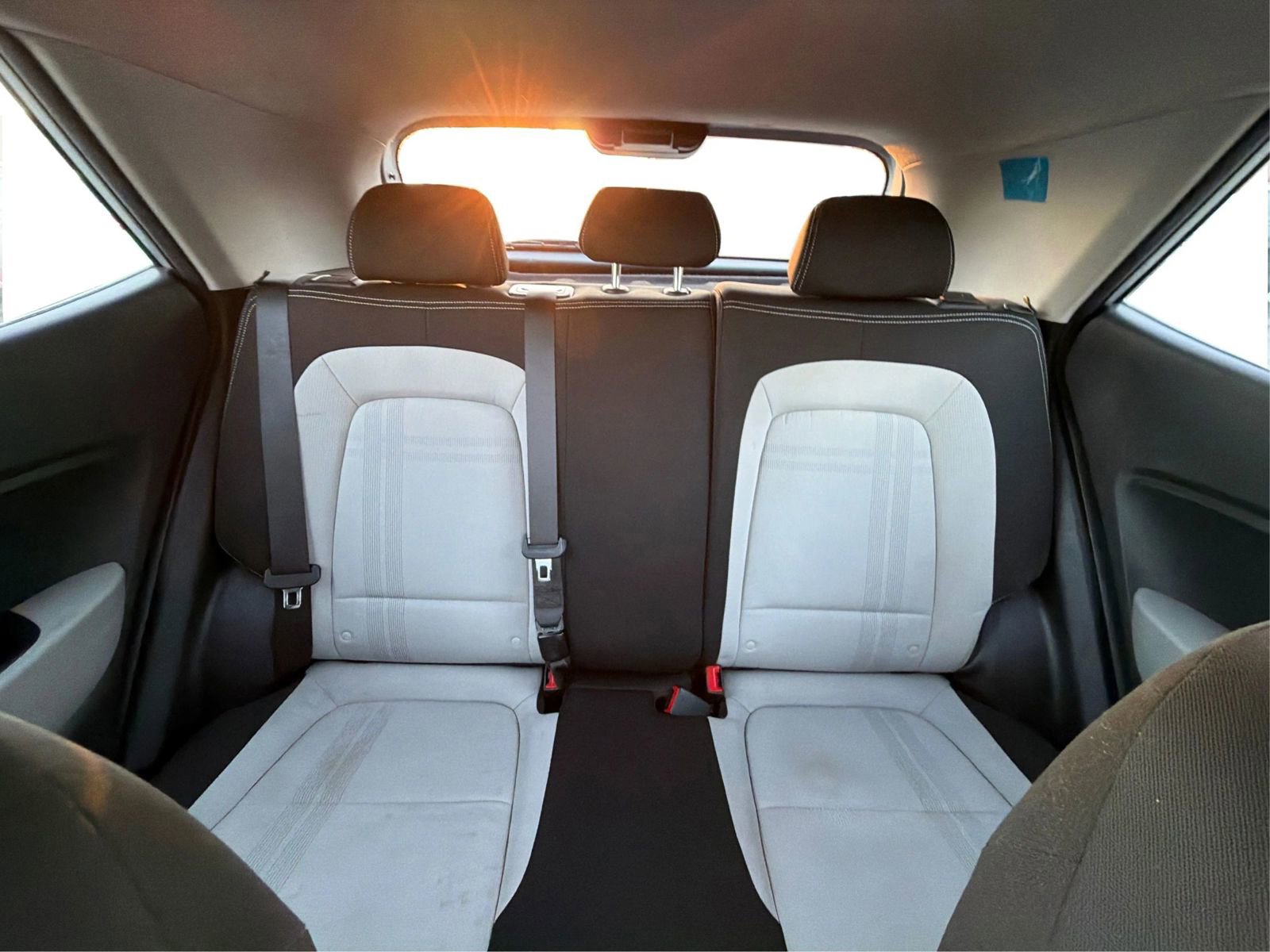 Used 2022 Hyundai Venue SEL FWD image 19