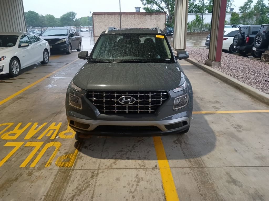 Used 2025 Hyundai Venue SEL FWD image 5