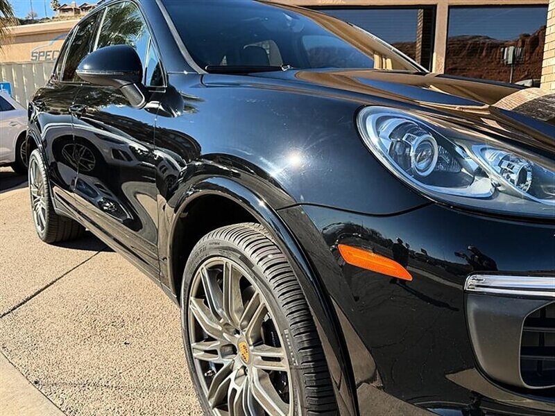 Used 2018 Porsche Cayenne Platinum Edition w/ Premium Package AWD/4WD image 21