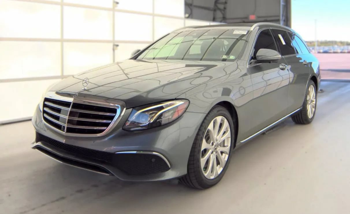 Used 2018 Mercedes-Benz E 400 4MATIC Wagon w/ Premium 3 Package image 1
