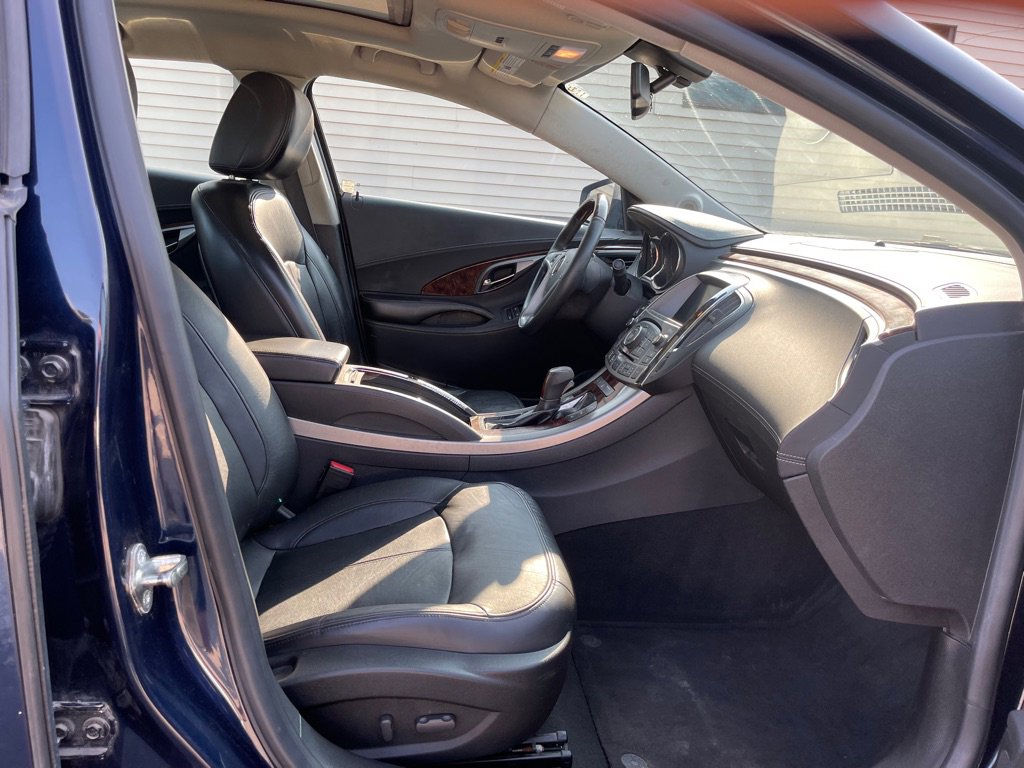 Used 2010 Buick LaCrosse CXL w/ Luxury Package AWD/4WD image 7