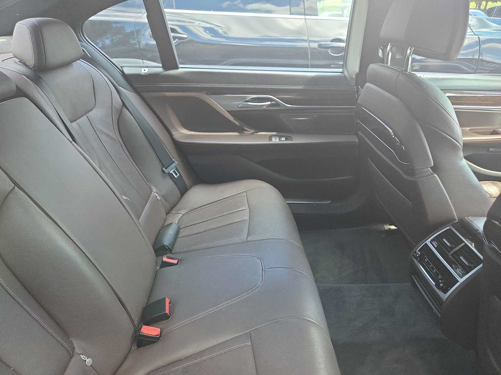 Used 2018 BMW 740i RWD image 13