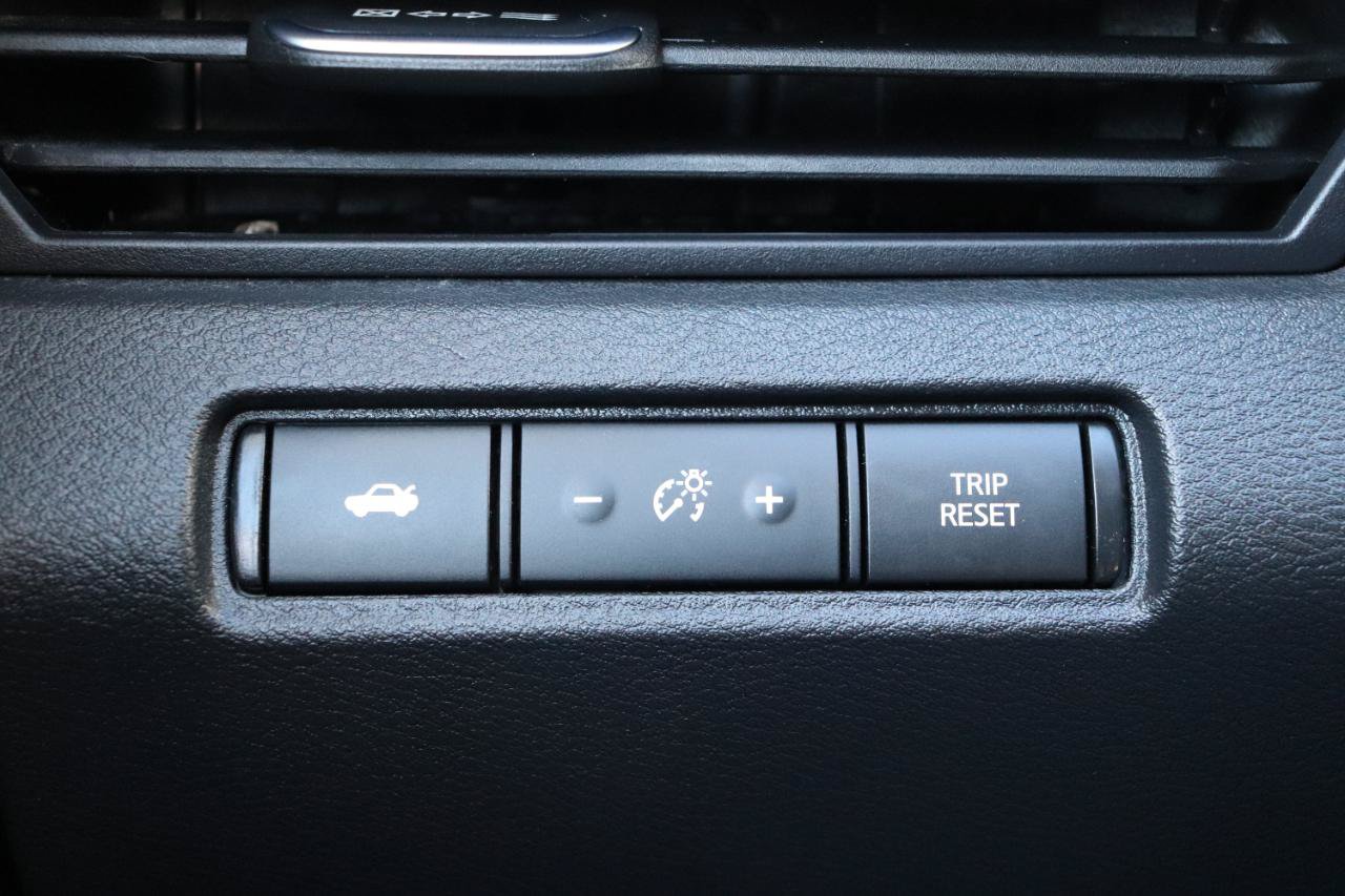 Used 2025 Nissan Altima 2.5 SV AWD/4WD image 39