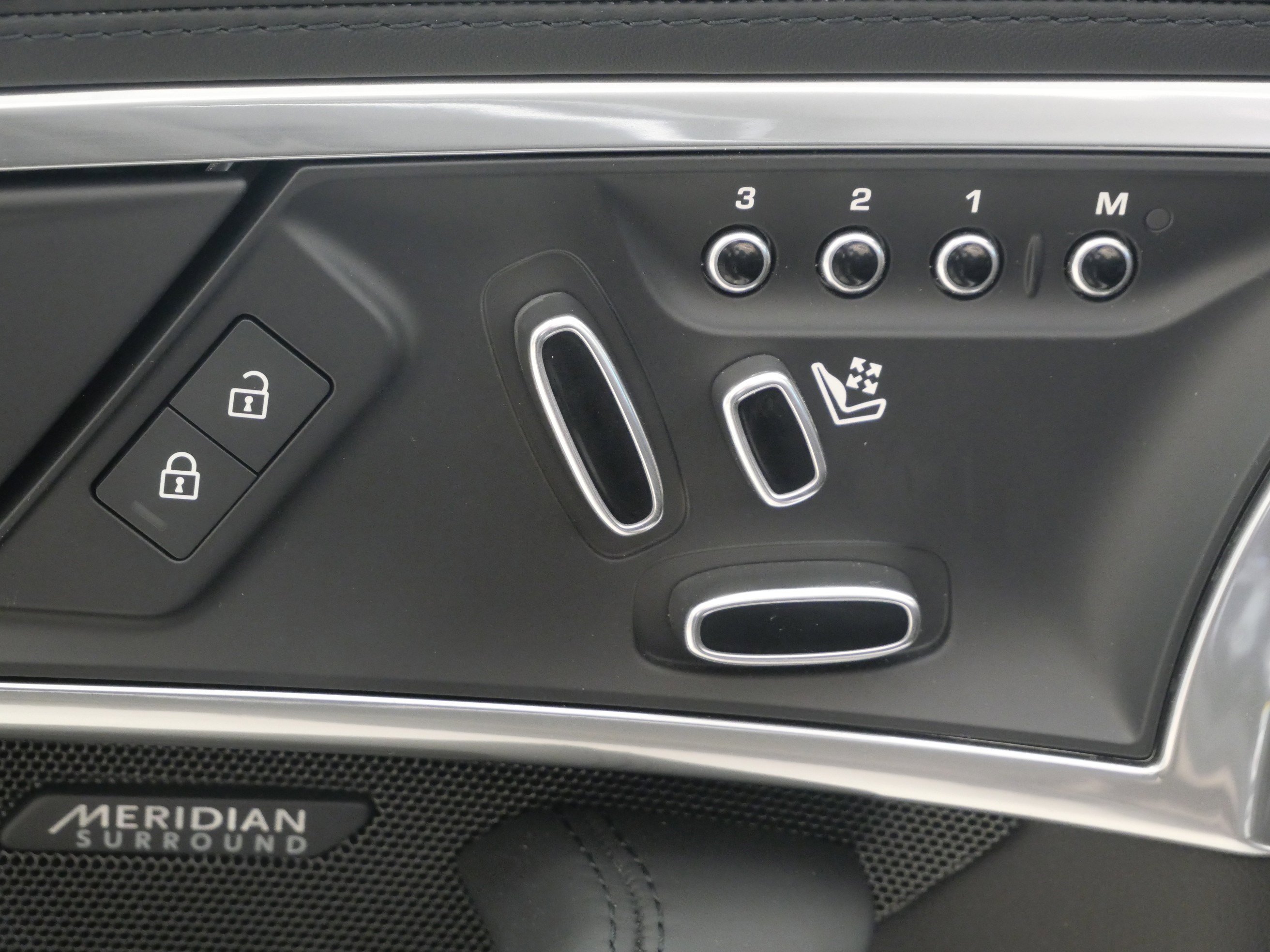 New 2024 Jaguar F-TYPE R-Dynamic image 6