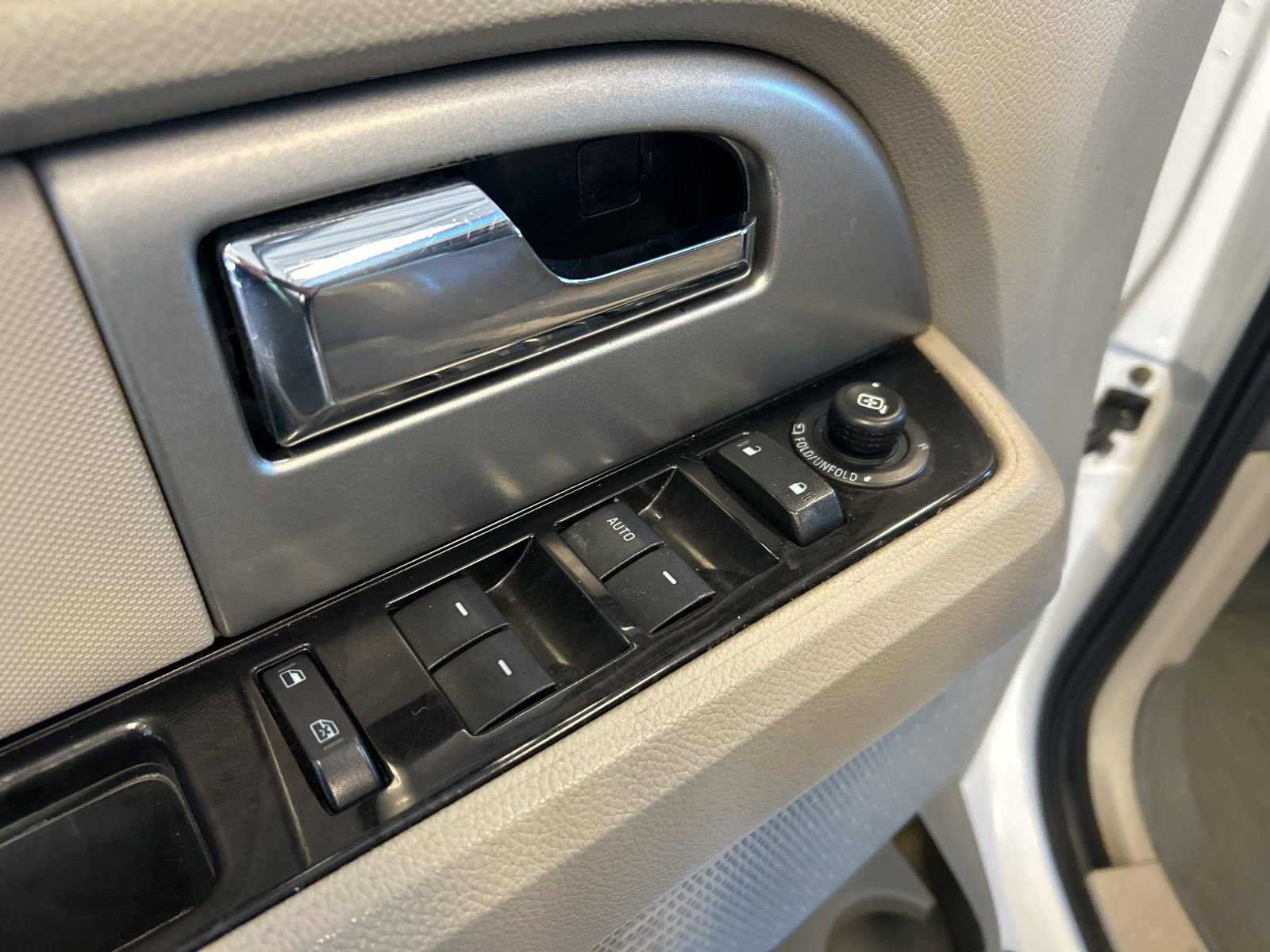 Used 2013 Ford Expedition EL Limited image 17