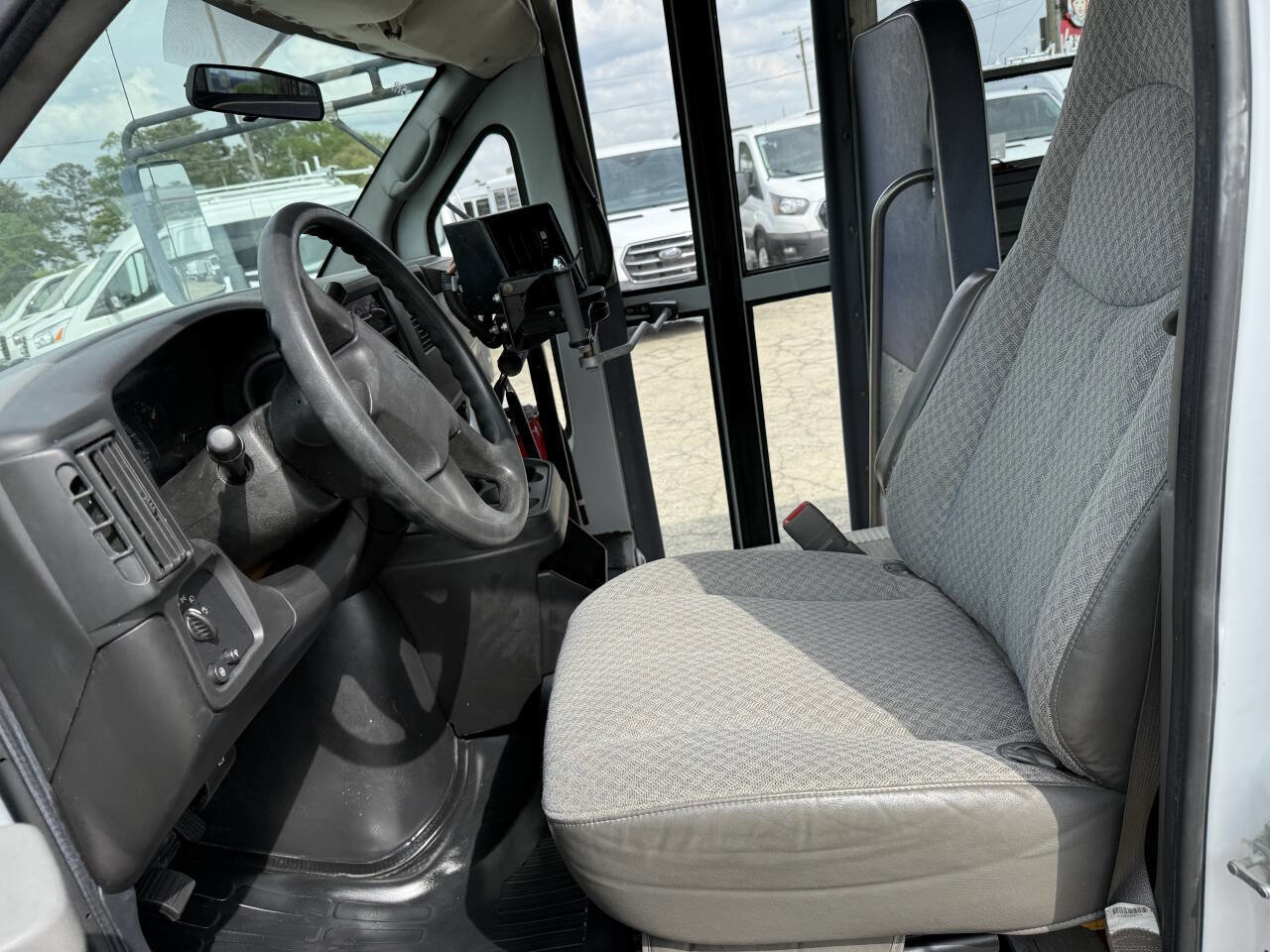 Used 2005 Chevrolet Express 3500 w/ School Bus Package image 8