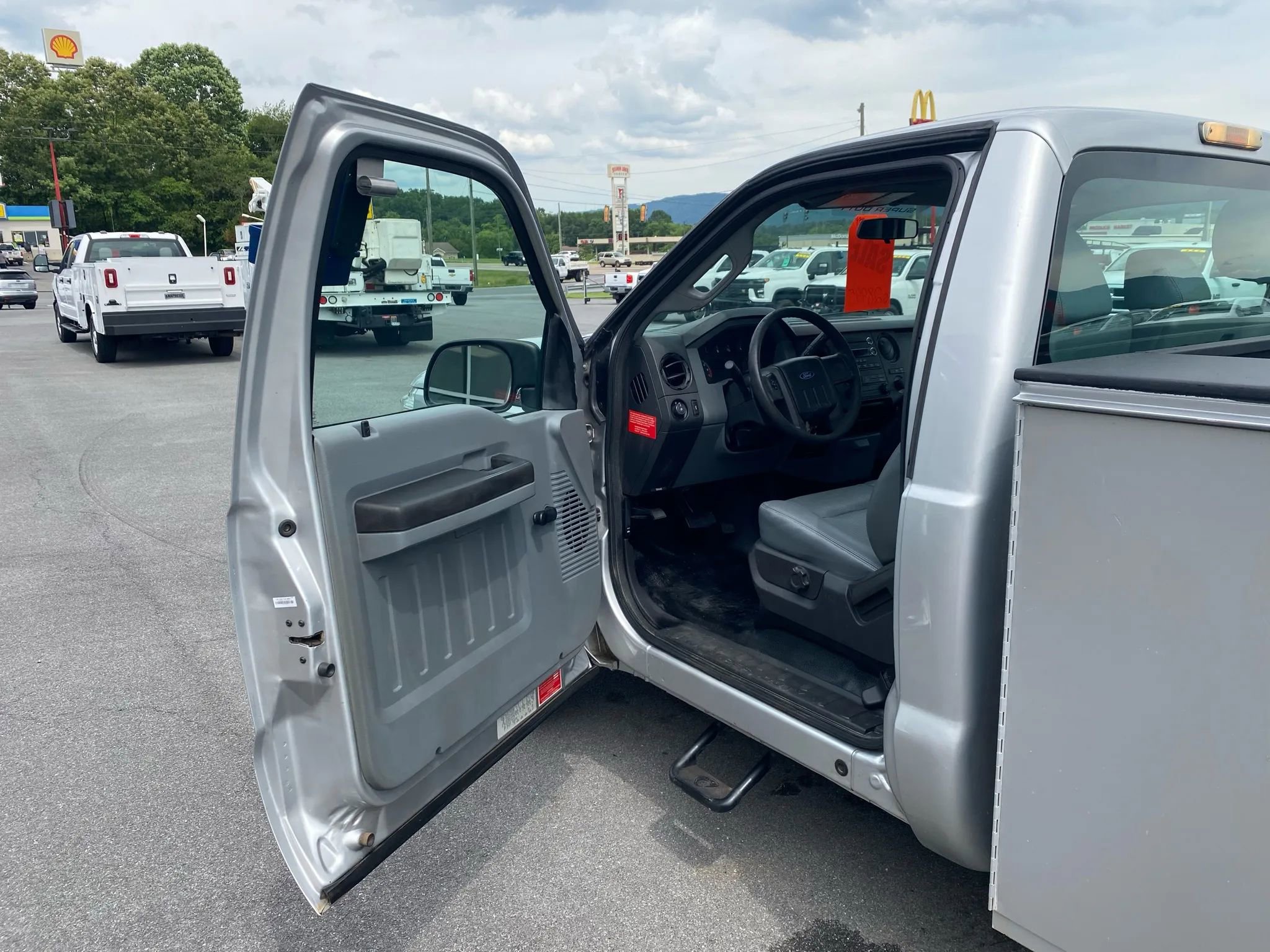 Used 2015 Ford F250 XL RWD image 8