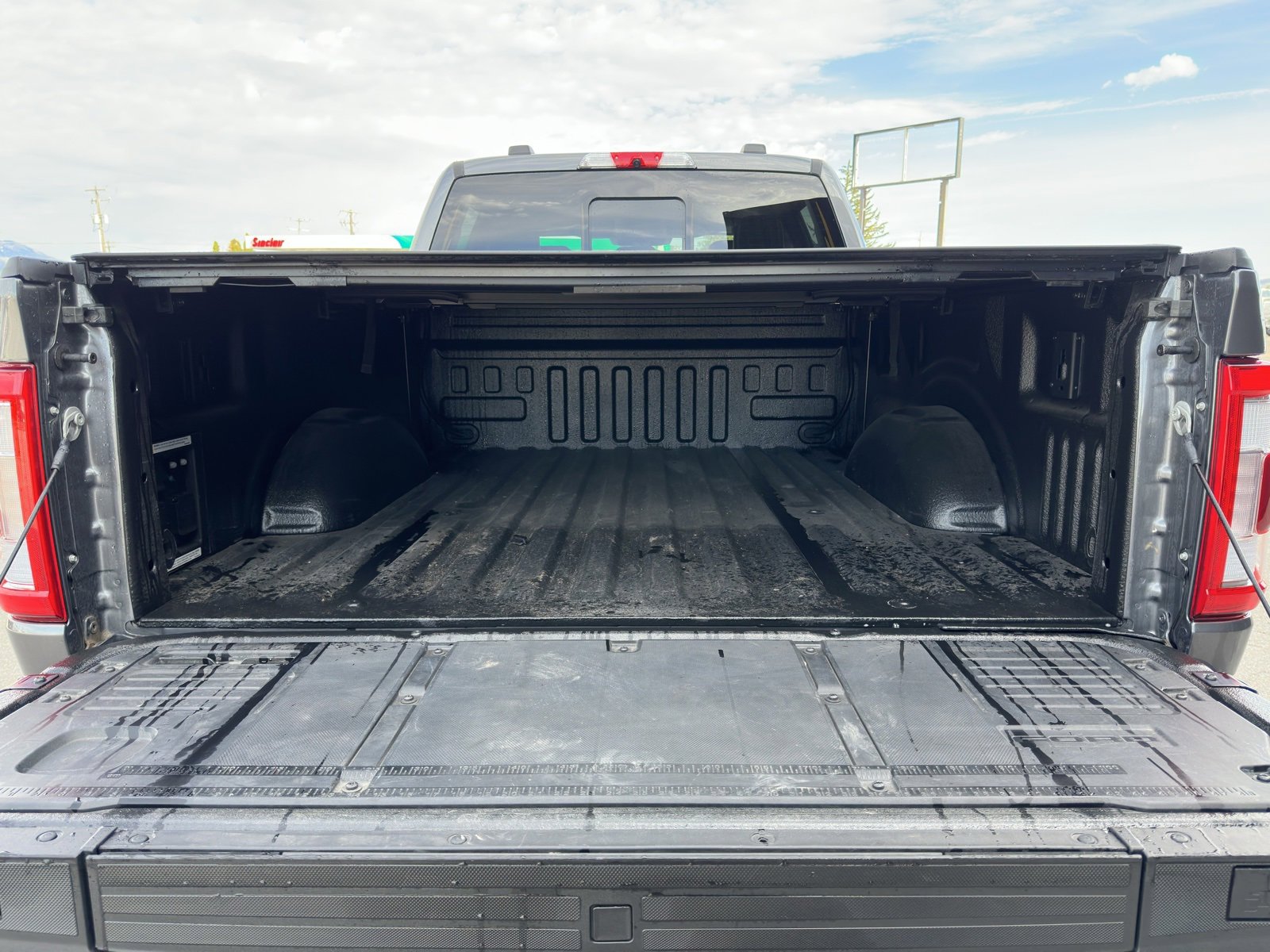 Used 2022 Ford F150 Lariat image 5
