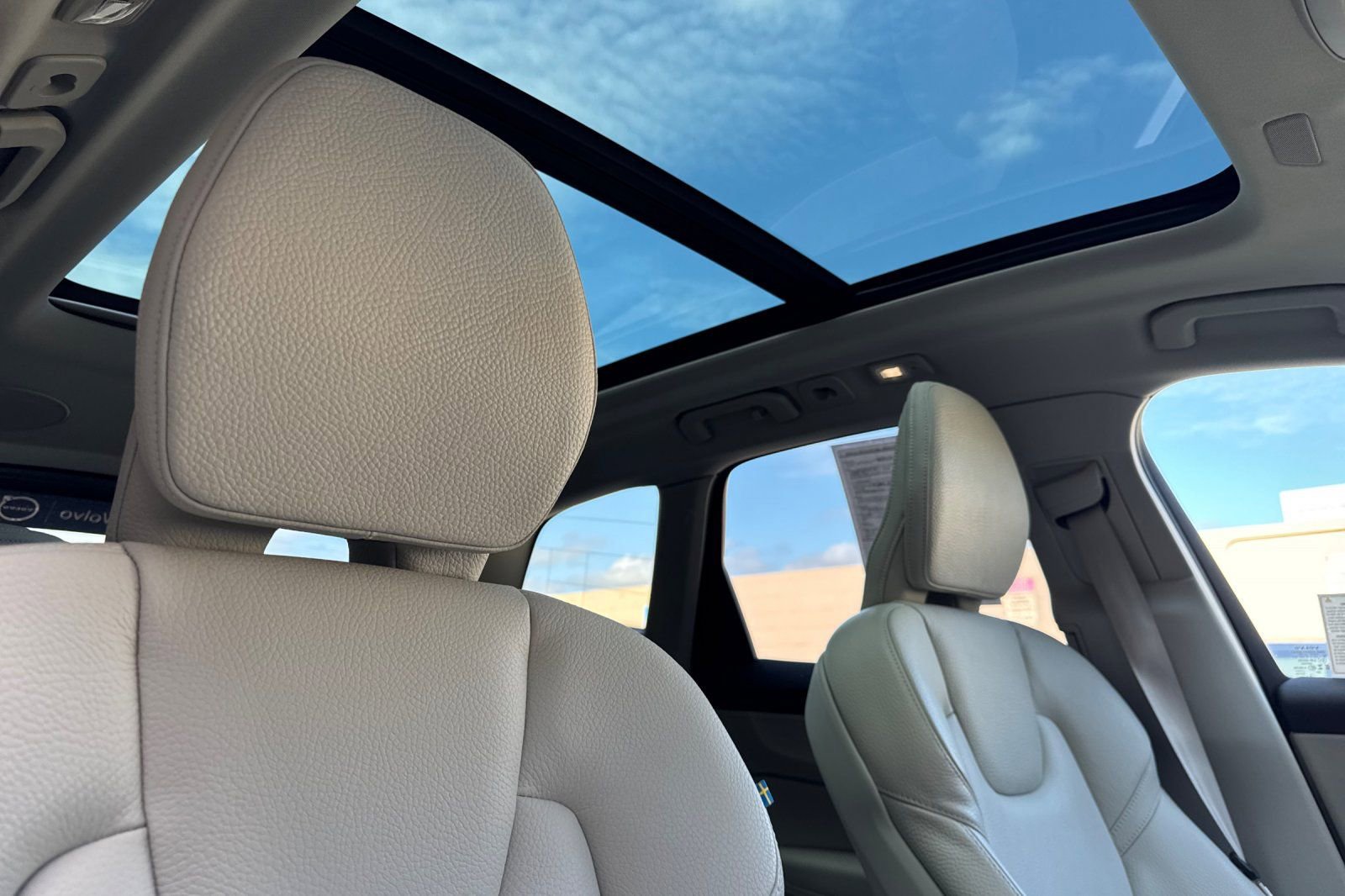 Certified 2023 Volvo XC60 B5 Plus w/ Protection Package Premier AWD/4WD image 20