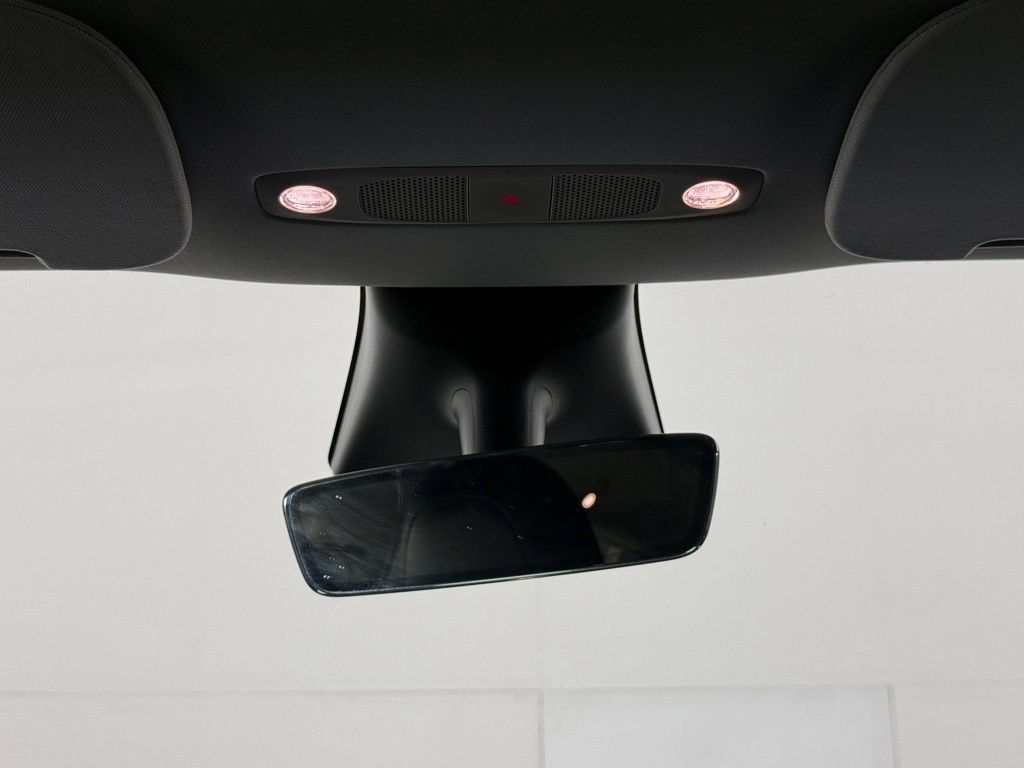 Used 2021 Tesla Model Y Long Range AWD/4WD image 21