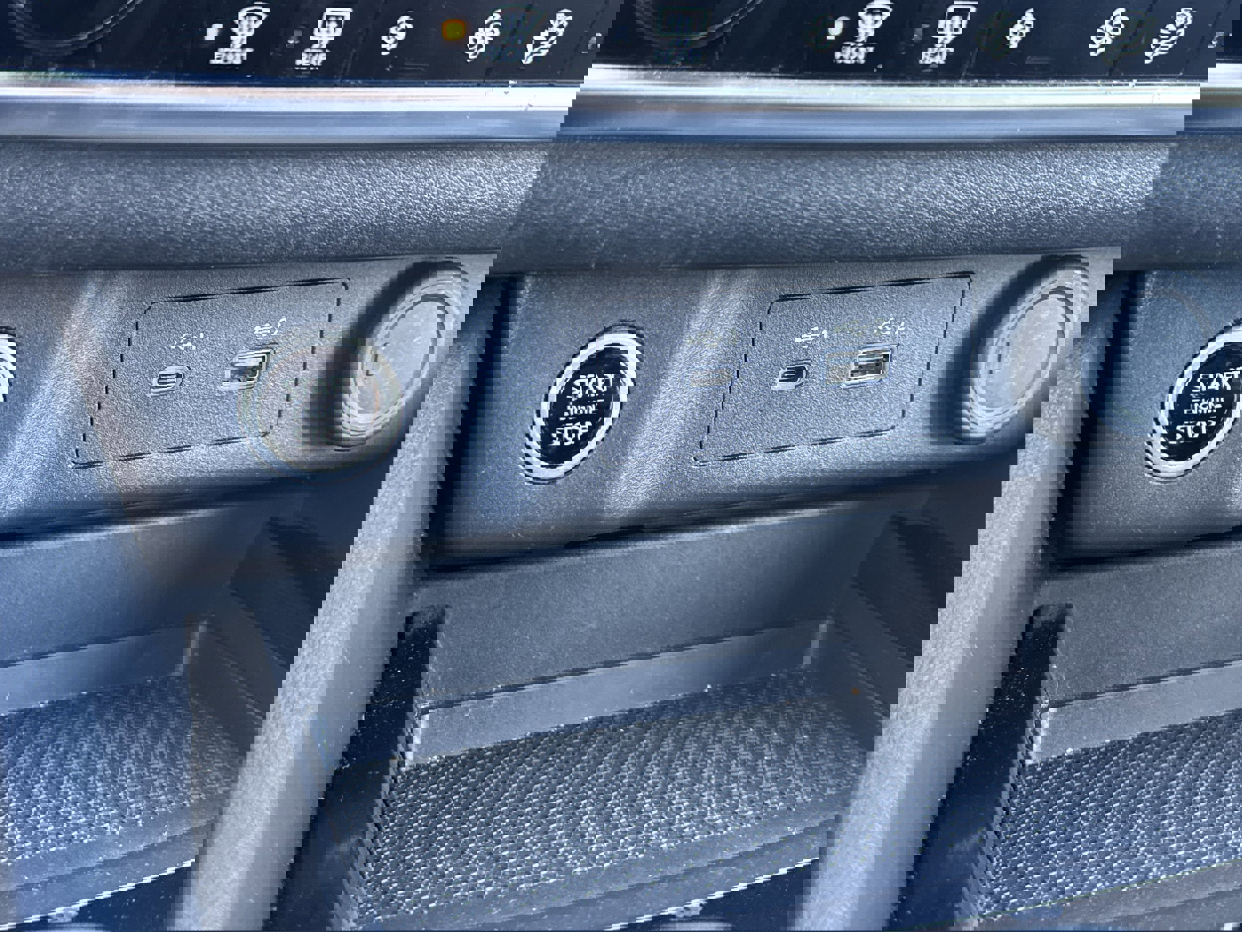 Used 2023 Nissan Rogue SV image 13