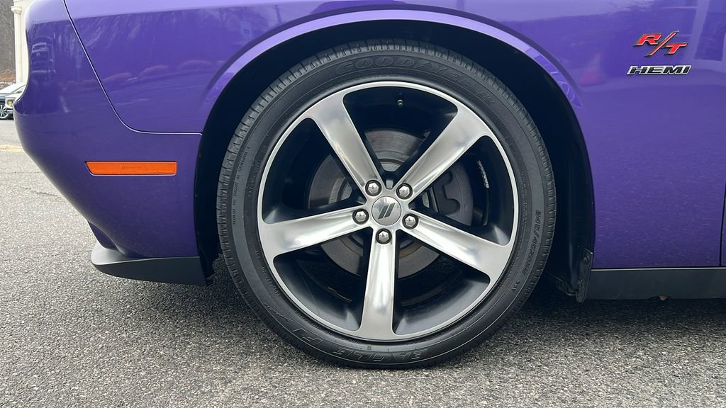 Used 2018 Dodge Challenger R/T image 9