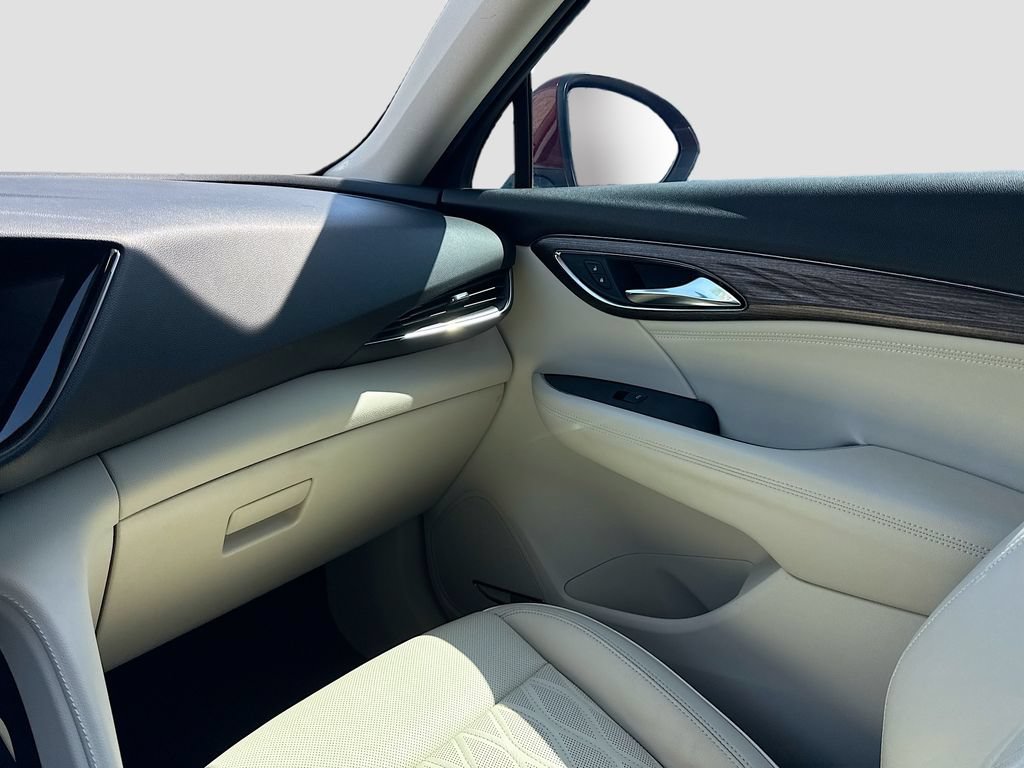 Used 2021 Buick Envision Avenir FWD image 29