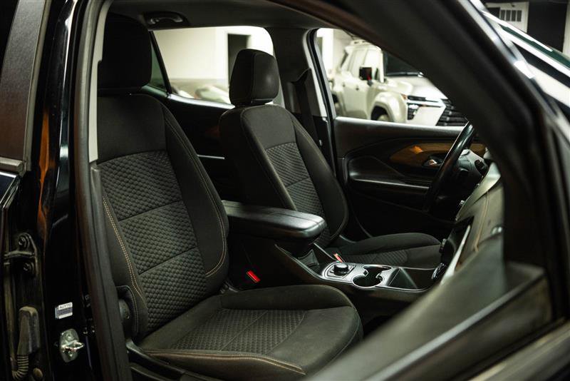 Used 2021 GMC Terrain SLE w/ LPO, Floor Liner Package FWD image 14