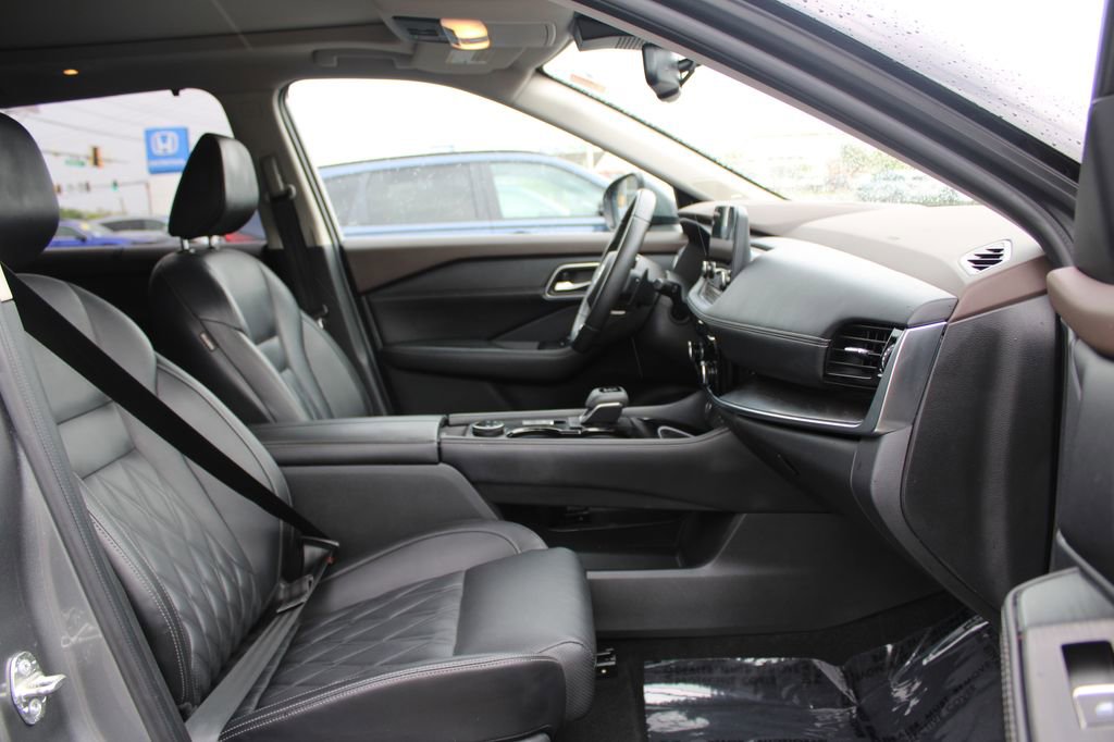 Used 2021 Nissan Rogue Platinum AWD/4WD image 13