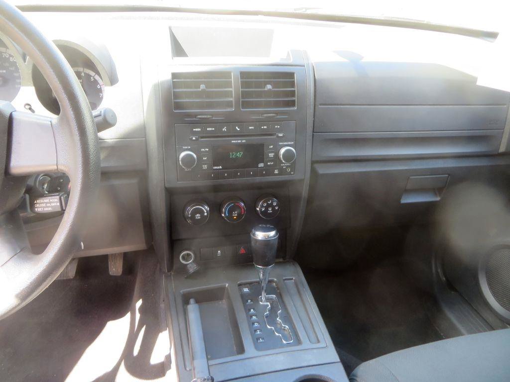 Used 2011 Dodge Nitro Heat w/ Popular Equipment Group RWD image 16
