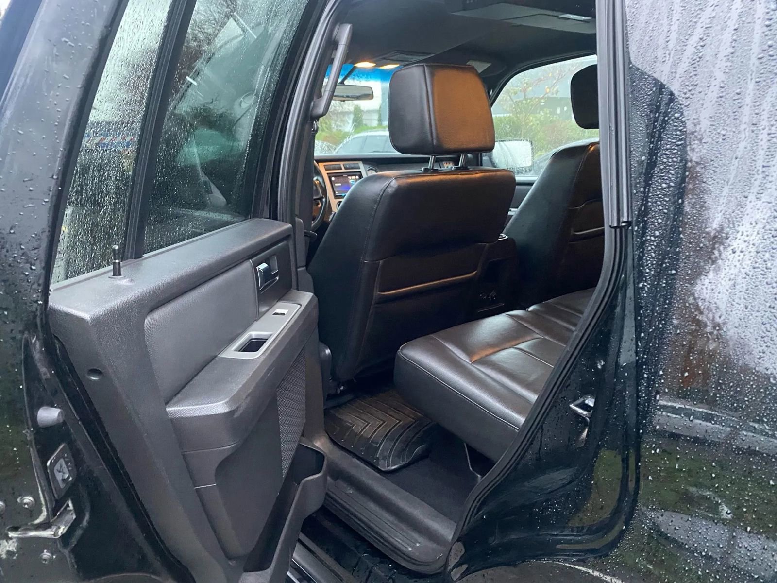 Used 2007 Ford Expedition XLT image 10