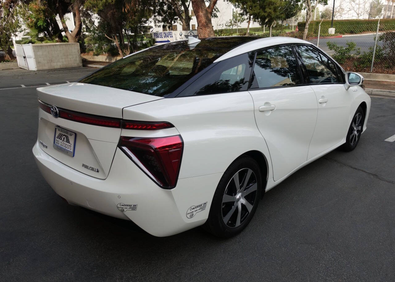 Used 2017 Toyota Mirai FWD image 17