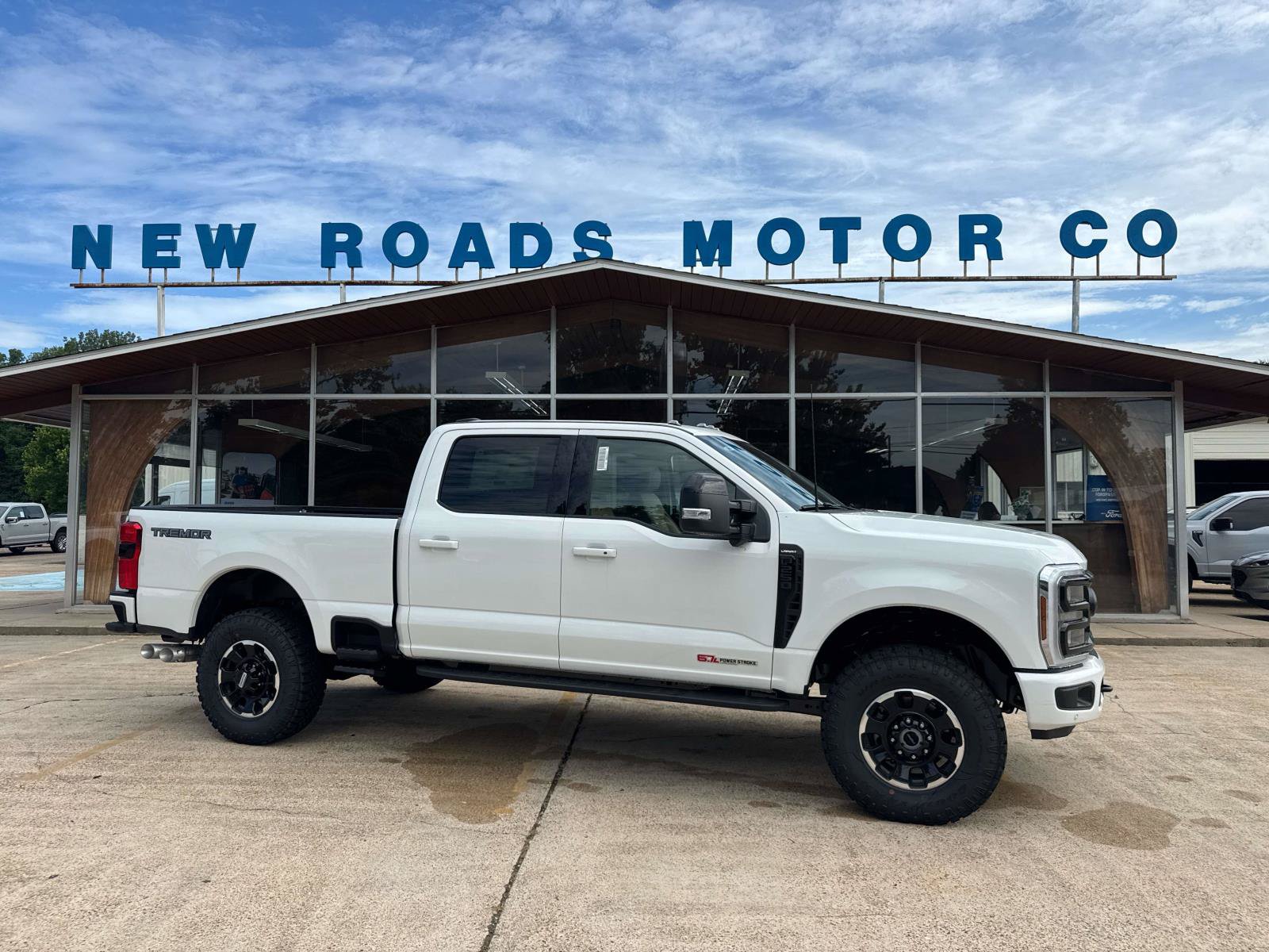 New 2026 Ford F250 Lariat w/ Tremor Off-Road Package AWD/4WD image 1