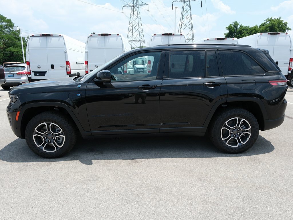 Used 2024 Jeep Grand Cherokee Trailhawk w/ Luxury Tech Group III image 11