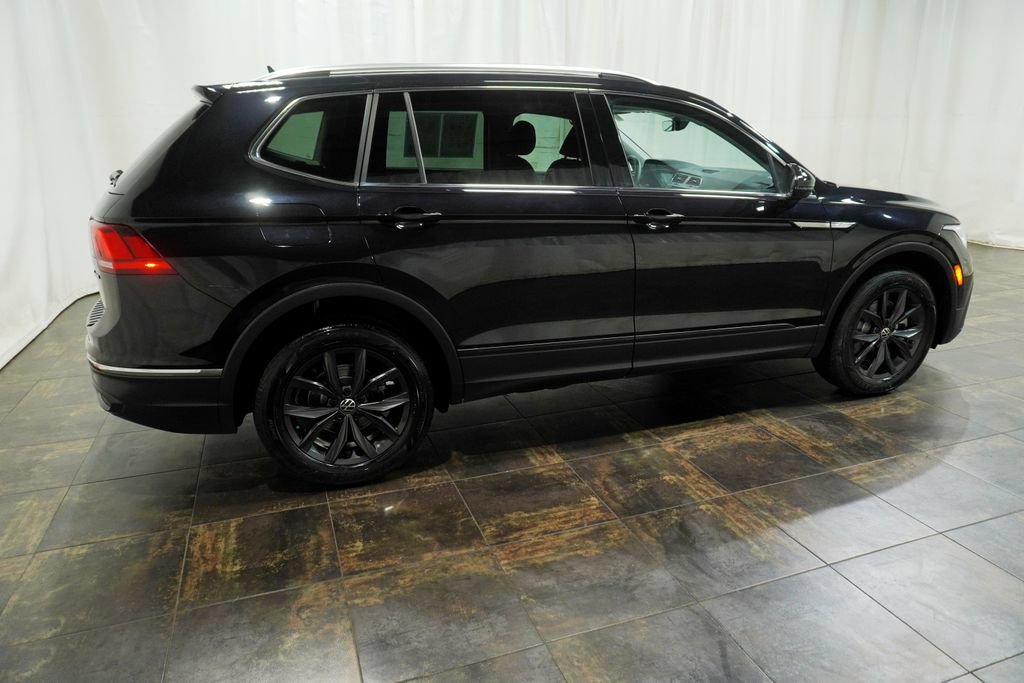 Certified 2024 Volkswagen Tiguan SE AWD/4WD image 3