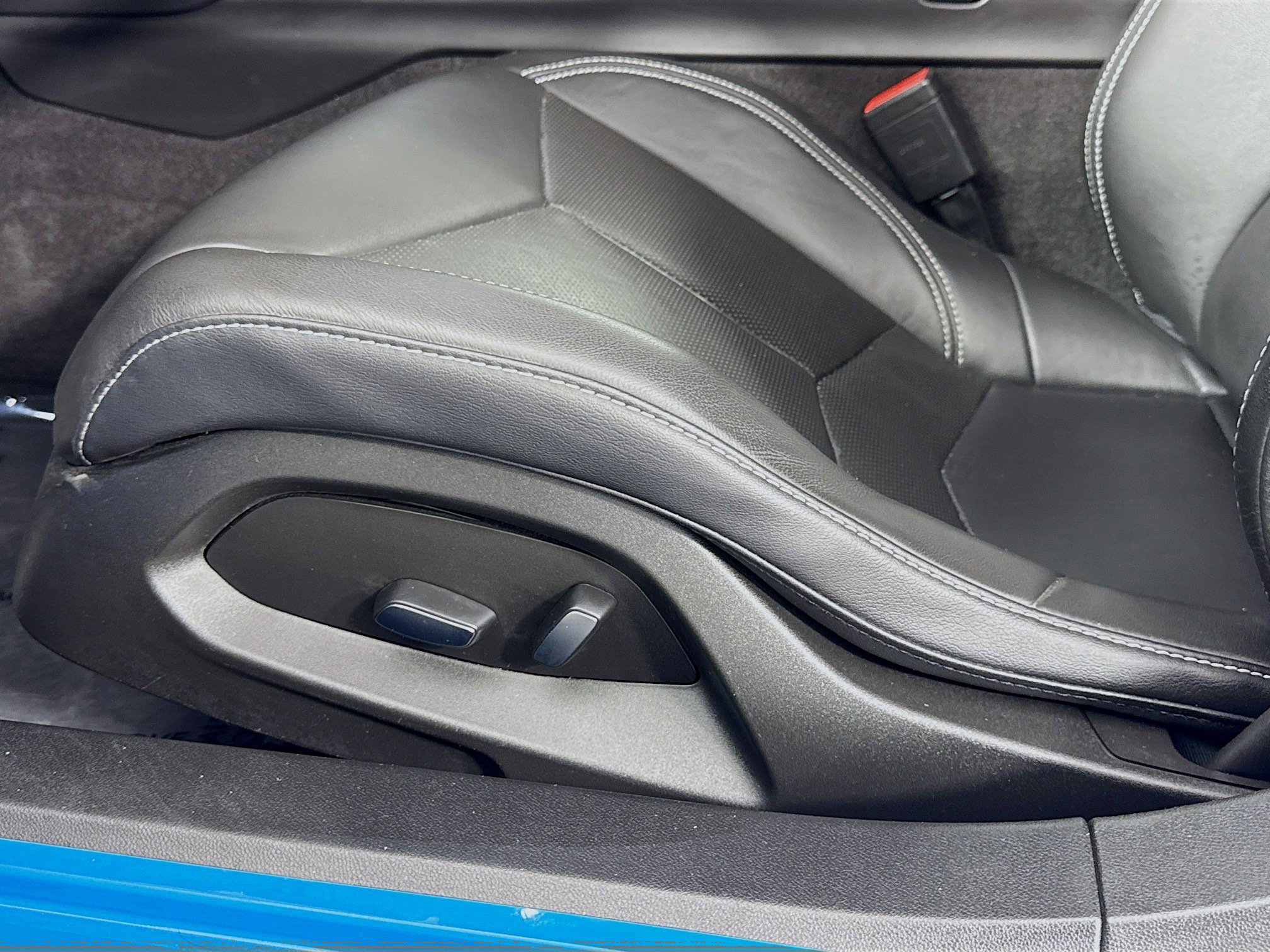 Used 2023 Chevrolet Corvette Stingray Coupe w/ Z51 Performance Package image 20