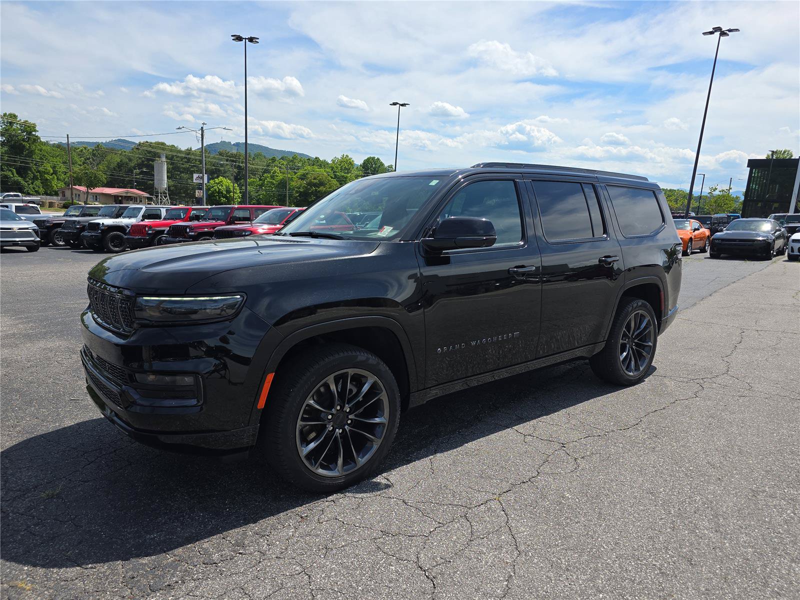 Used 2024 Jeep Wagoneer Series III w/ Premium Group I AWD/4WD image 7