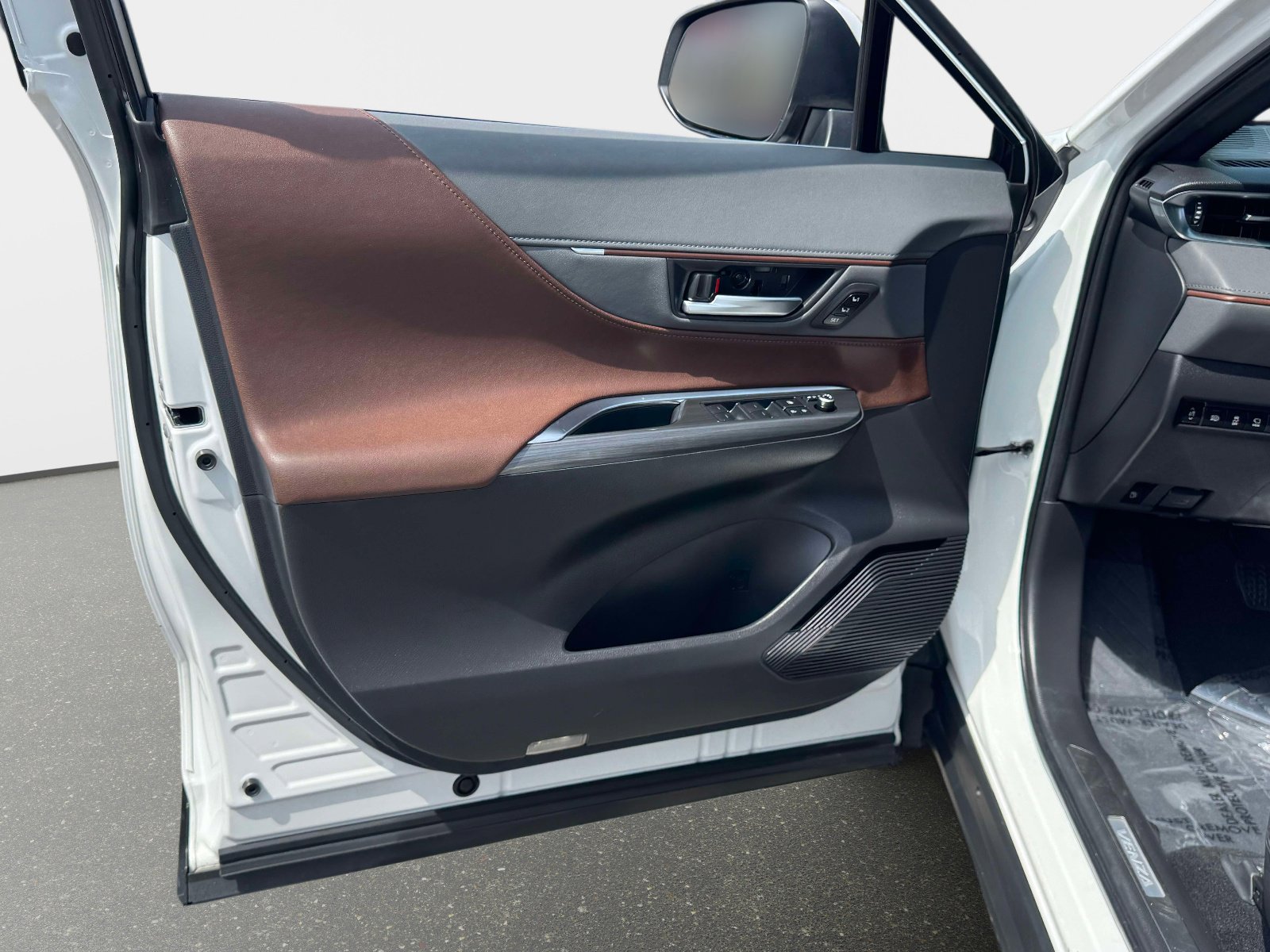 Certified 2023 Toyota Venza Limited AWD/4WD image 19