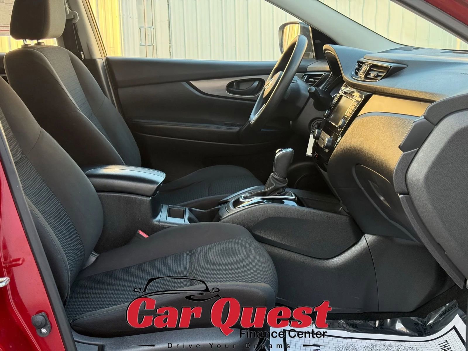 Used 2021 Nissan Rogue Sport S image 17