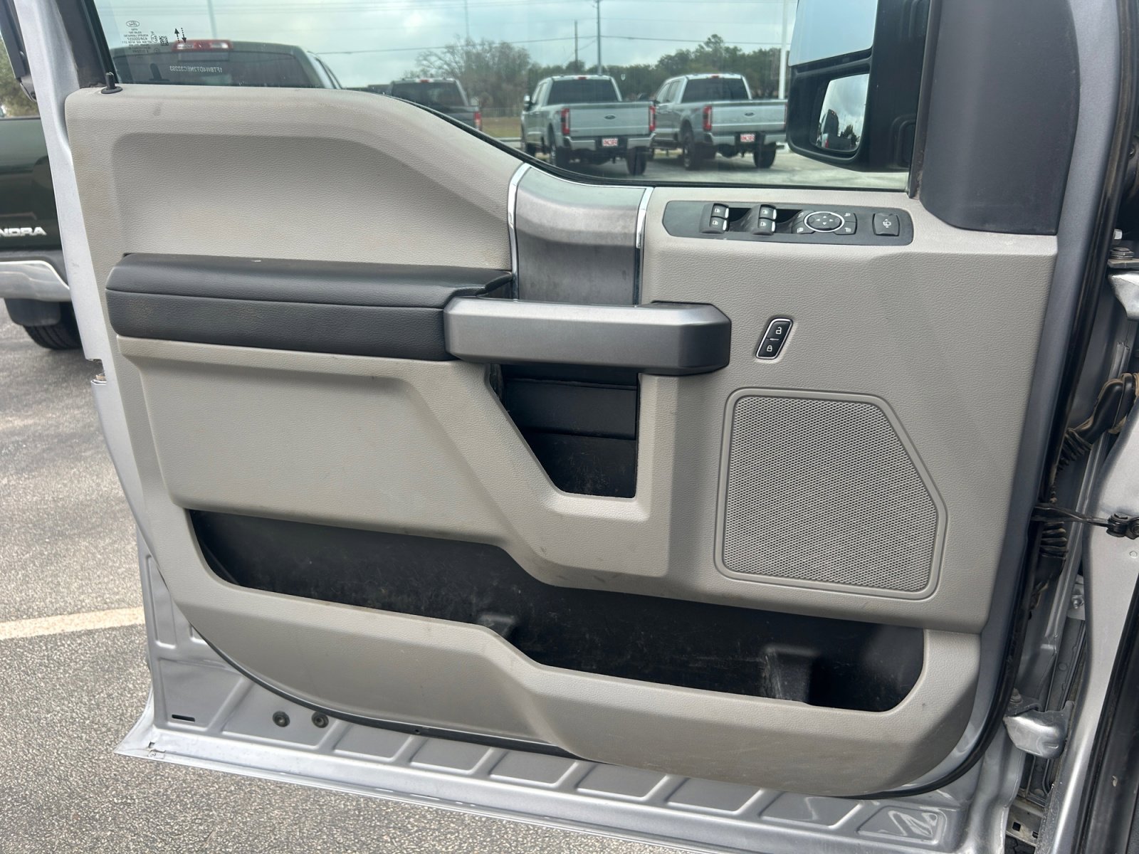 Used 2022 Ford F450 XLT w/ XLT Premium Package image 24
