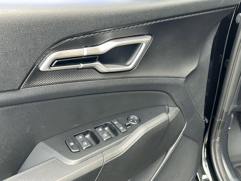 New 2025 Kia Sportage LX image 17