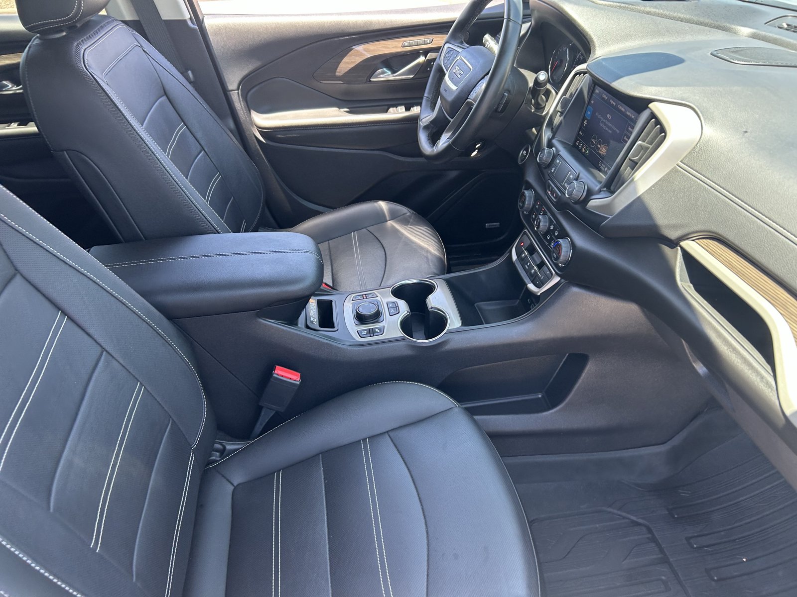 Certified 2024 GMC Terrain Denali w/ Denali Premium Package AWD/4WD image 12