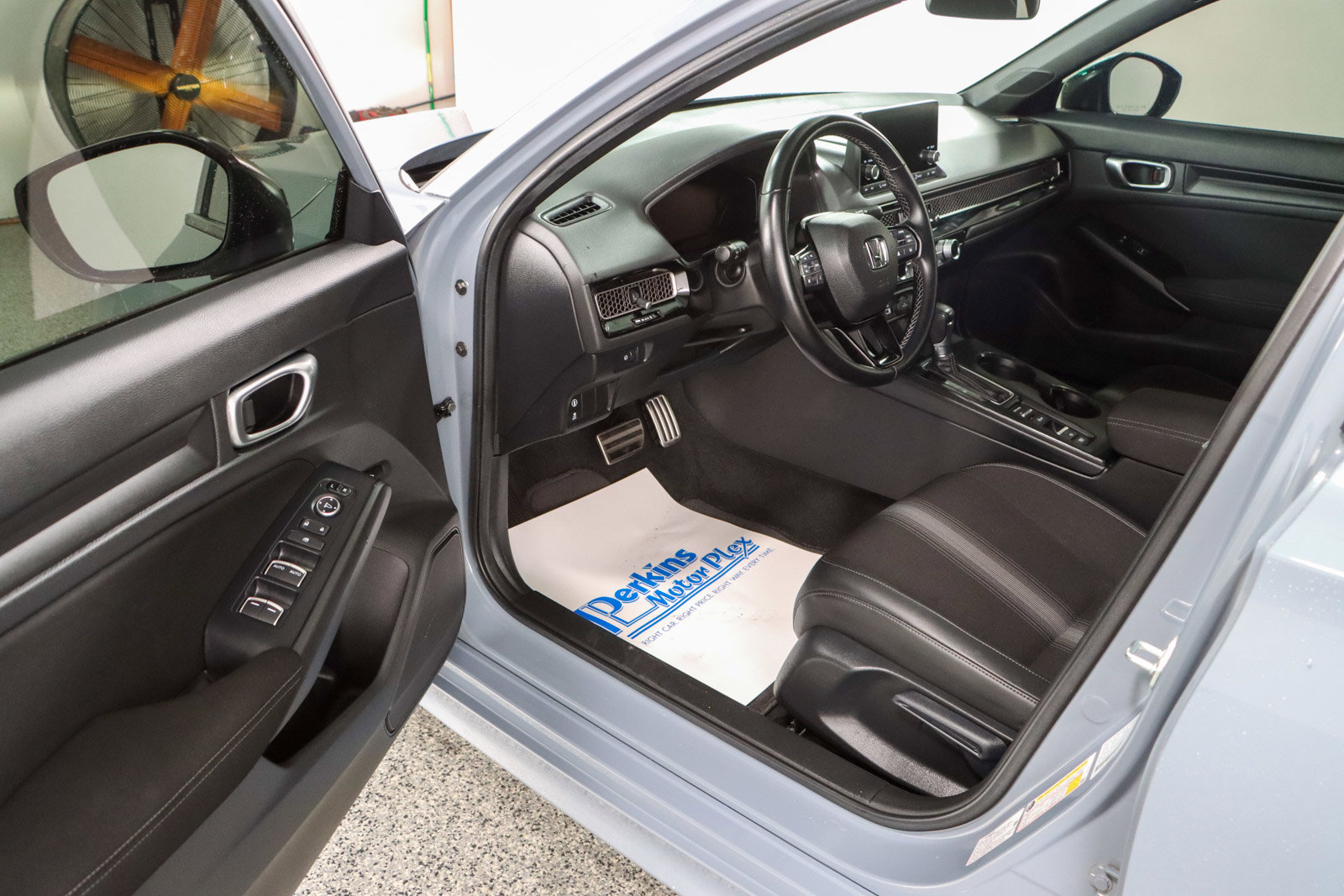 Used 2024 Honda Civic Sport image 3