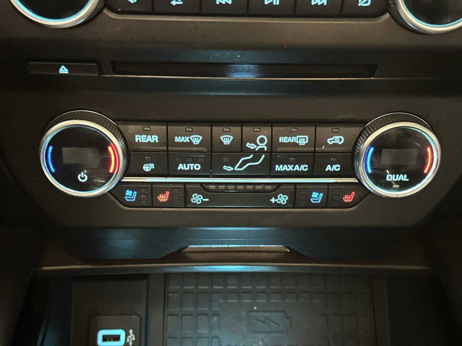 Used 2018 Ford Expedition Platinum image 19