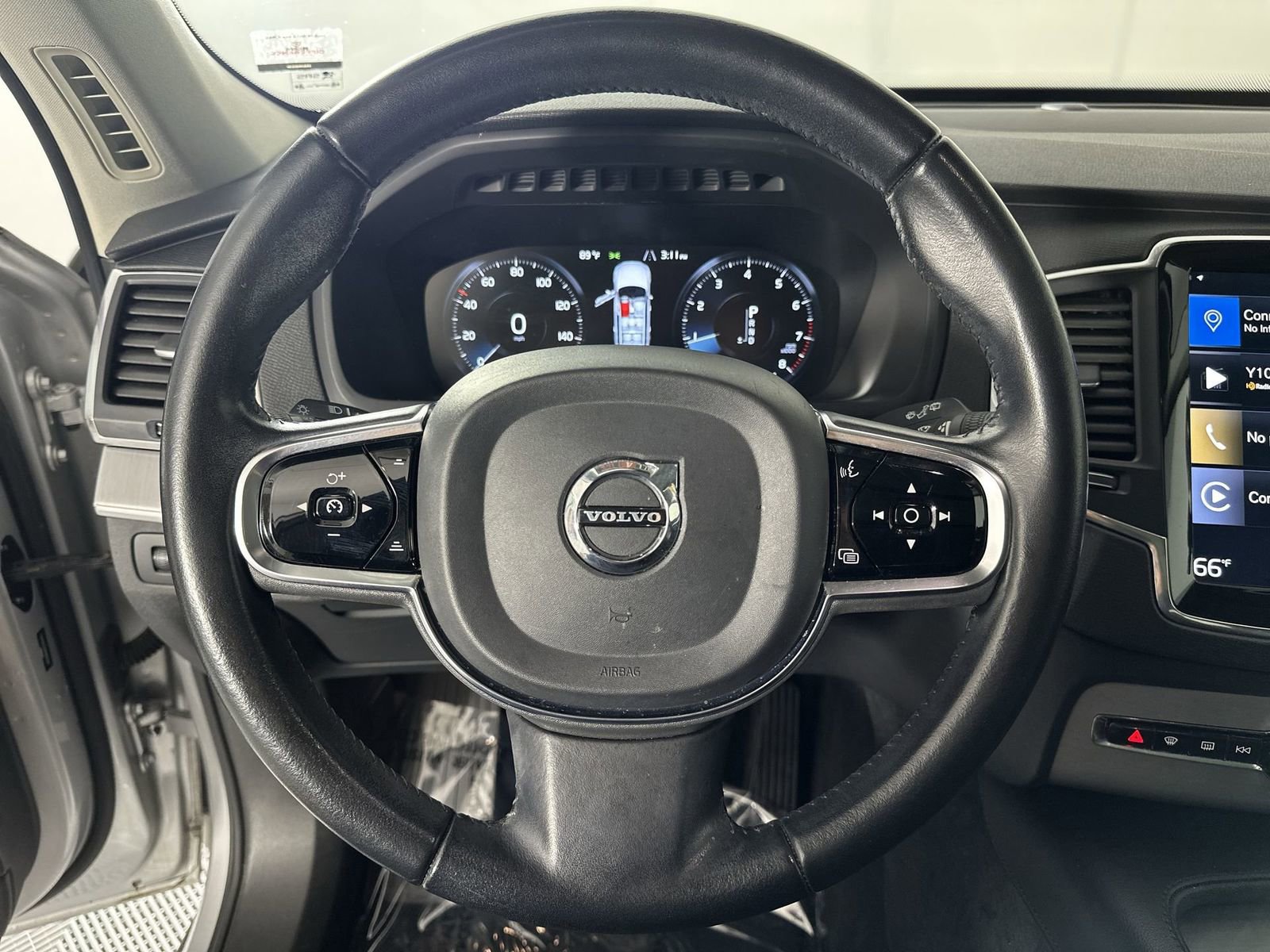 Used 2021 Volvo XC90 T5 Momentum w/ Protection Package Premier image 14