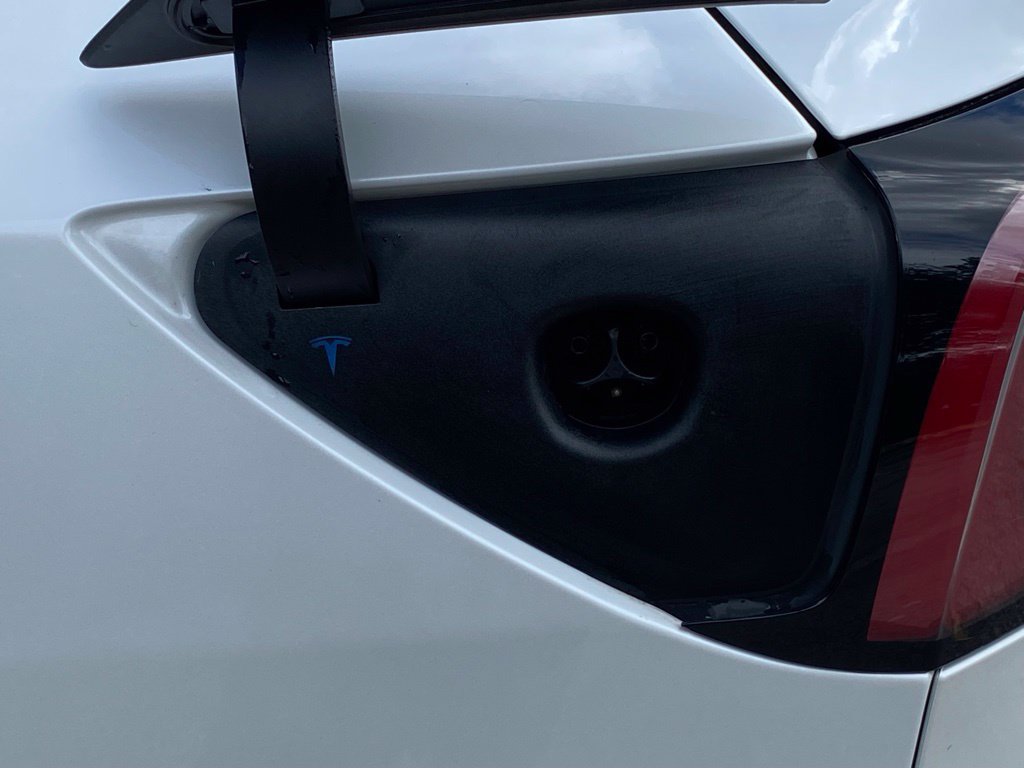 Used 2020 Tesla Model 3 Standard Range RWD image 12