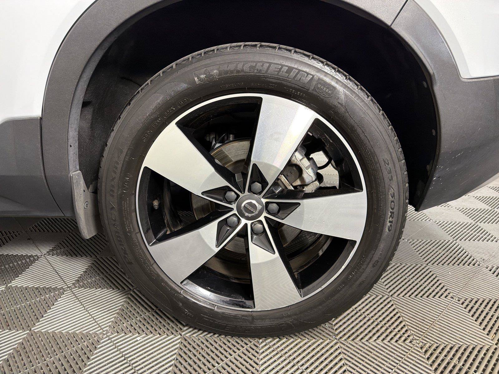 Used 2020 Volvo XC40 T5 Momentum AWD/4WD image 18