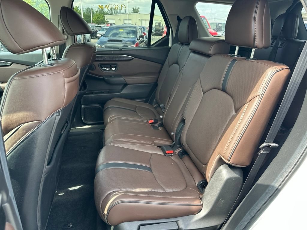 Used 2025 Honda Pilot Elite image 16