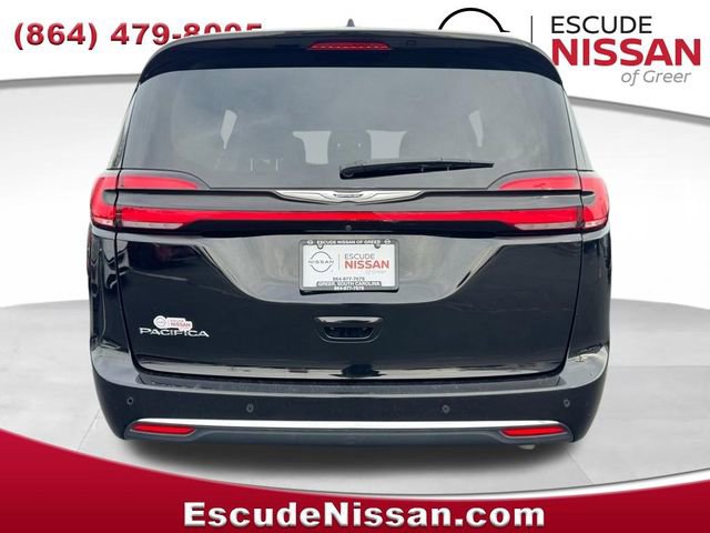 Used 2024 Chrysler Pacifica Touring-L image 4