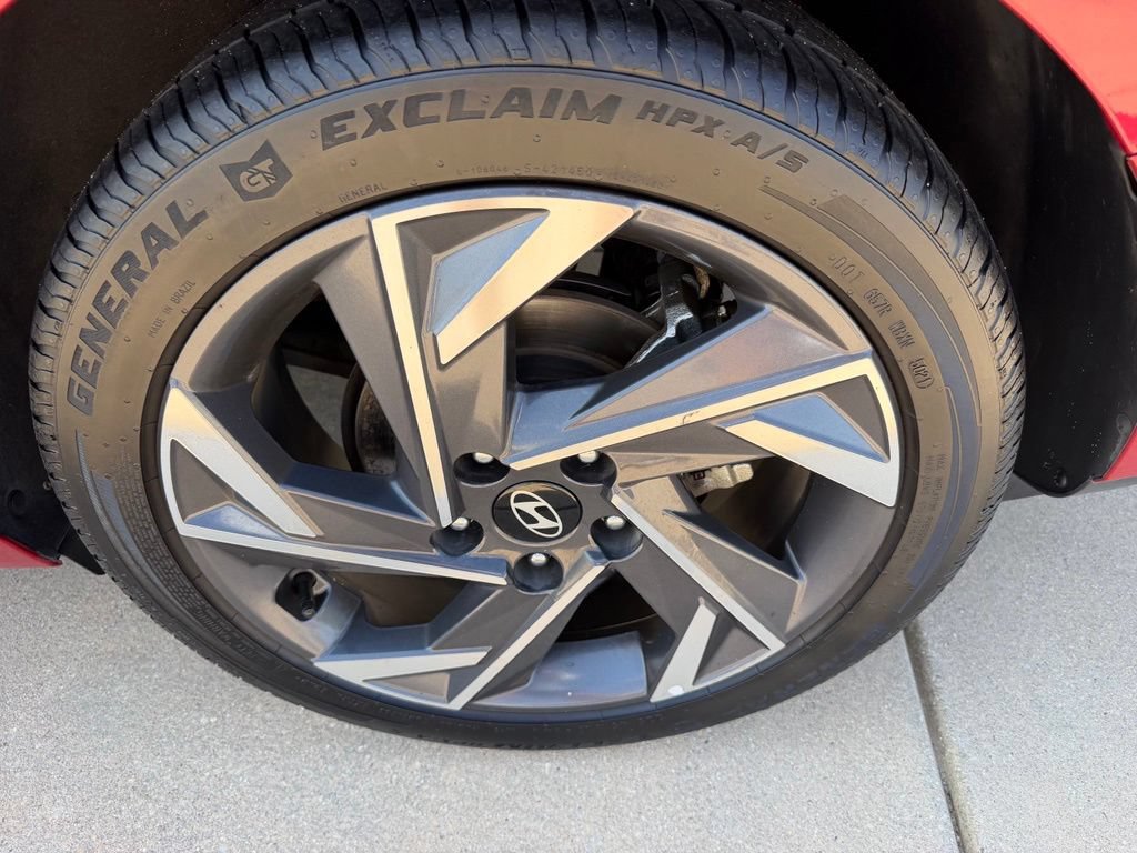 Used 2025 Hyundai Elantra SEL FWD image 26