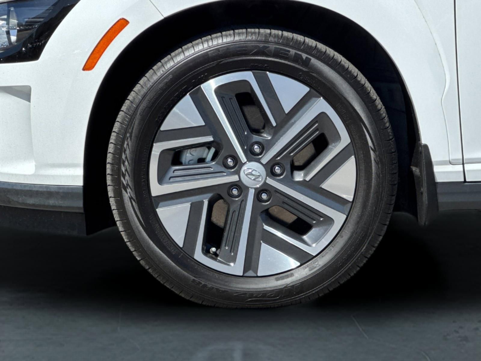 Used 2023 Hyundai Kona SE FWD image 25