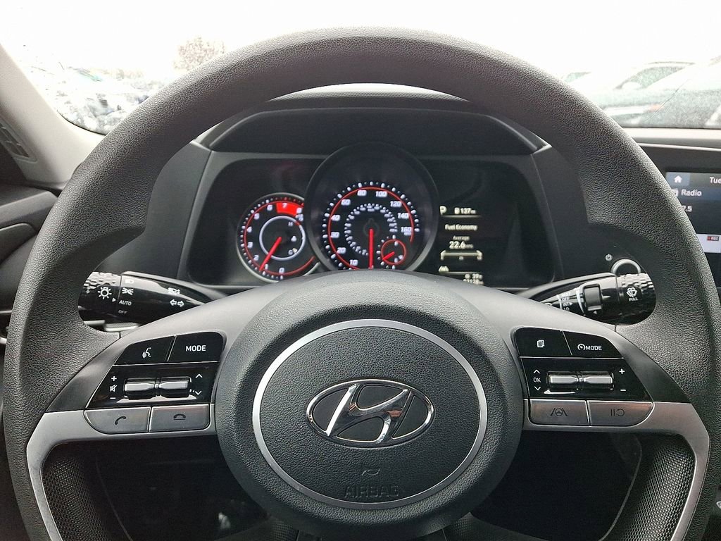 Used 2023 Hyundai Elantra SEL image 18