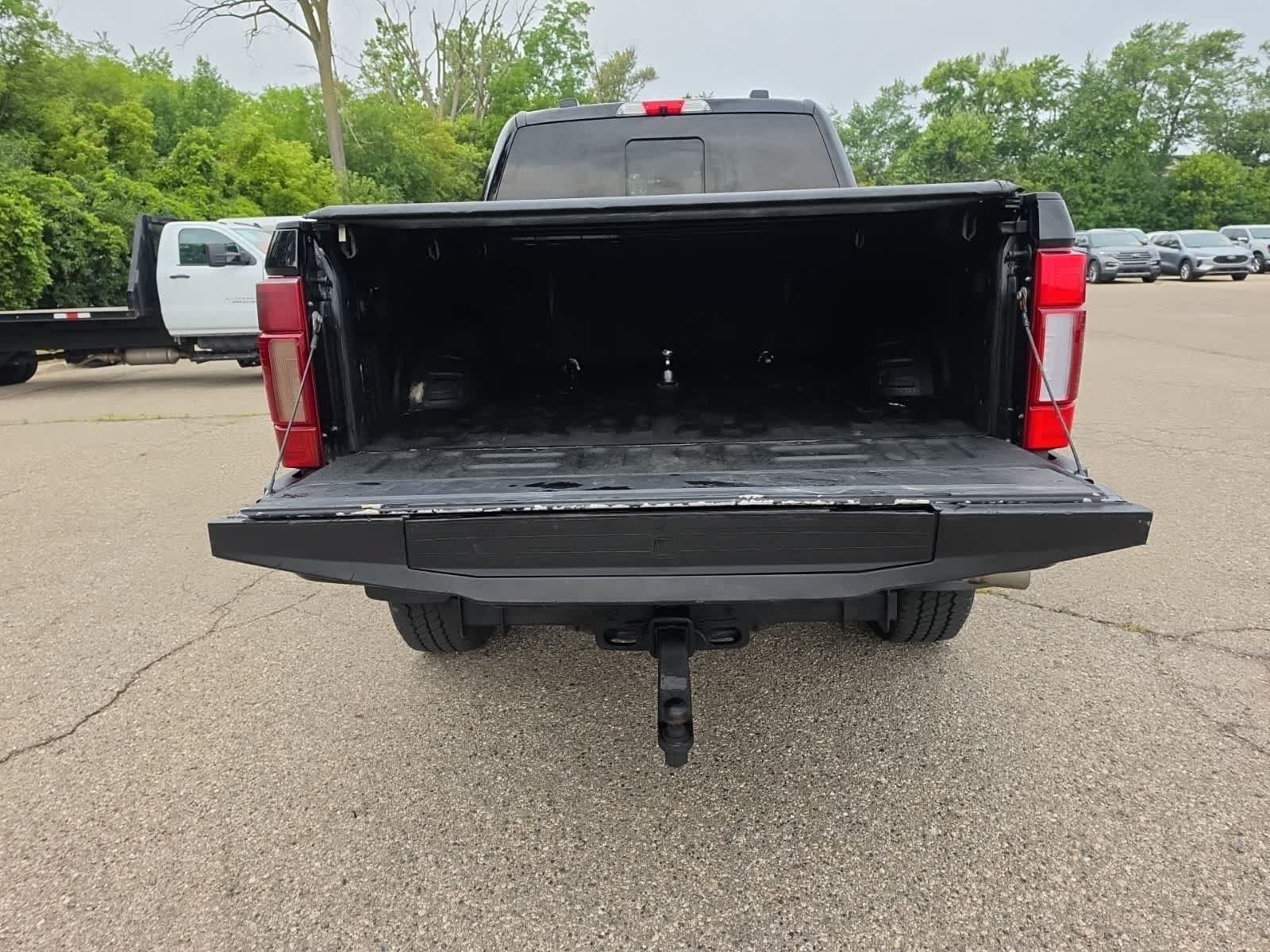 Used 2020 Ford F350 Lariat w/ Tremor Off-Road Package AWD/4WD image 12