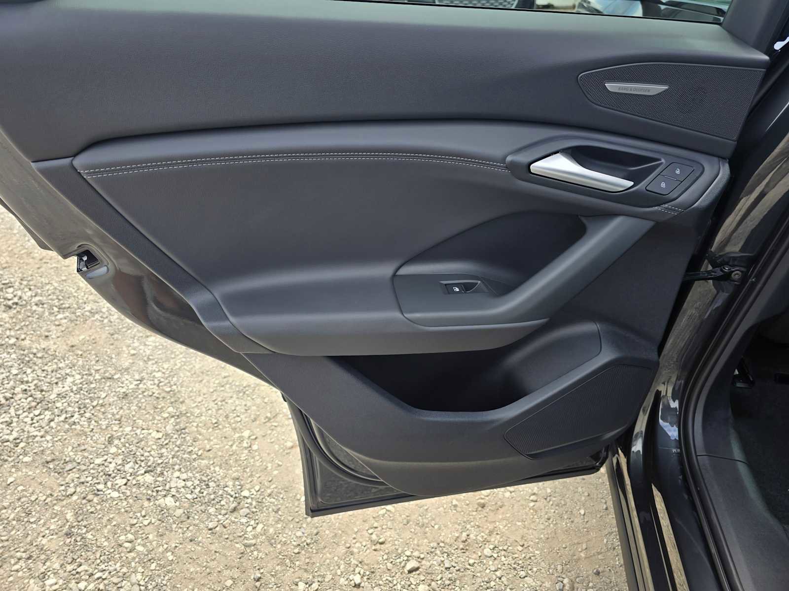 New 2025 Audi Q6 e-tron Premium Plus image 15