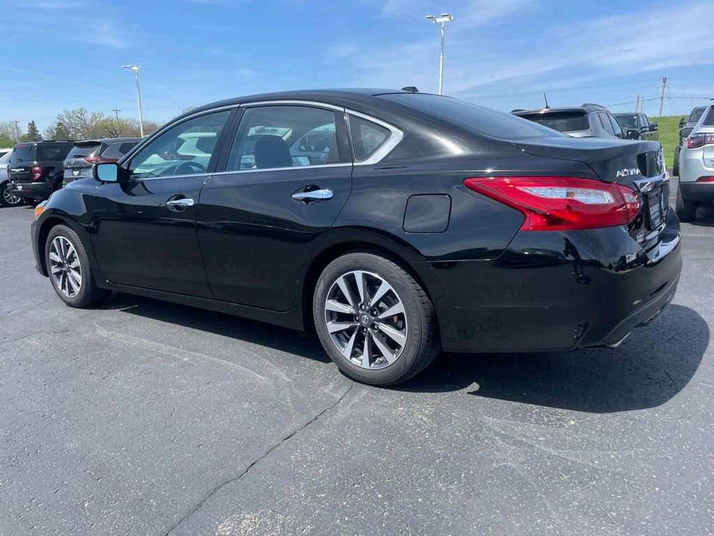 Used 2017 Nissan Altima 2.5 SV FWD image 5