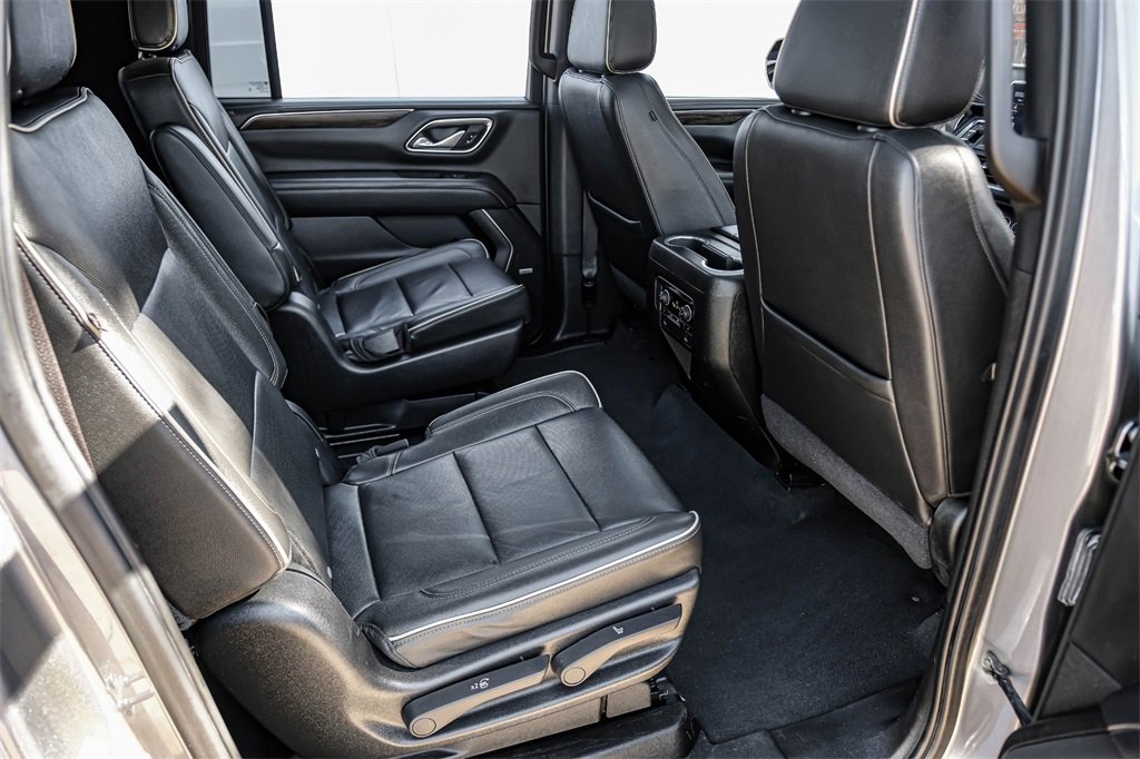 Used 2021 Chevrolet Suburban Premier w/ Premium Package image 42