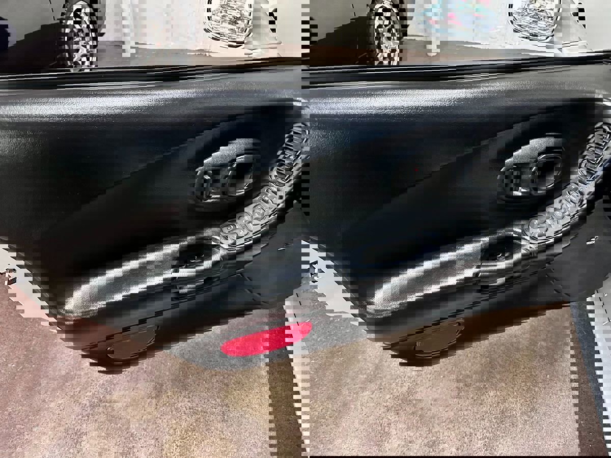 Used 2001 Chevrolet Corvette Convertible w/ Preferred Equipment Group2 image 14