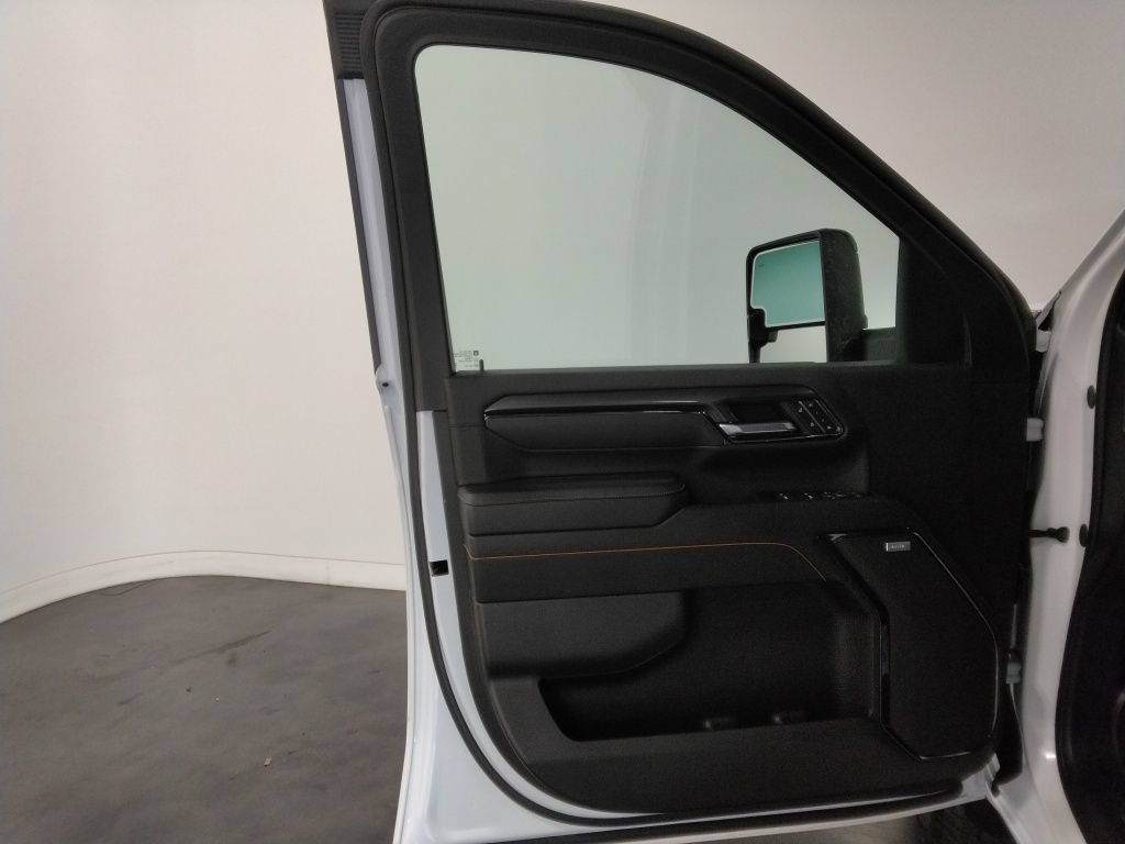 Used 2025 GMC Sierra 2500 AT4 AWD/4WD image 26